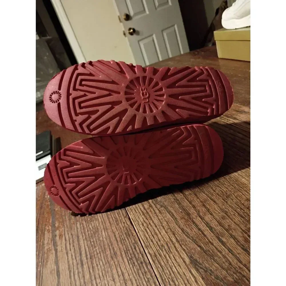 Size 8 UGG Red Neumel Suede Insulated Ankle Boot Bootie